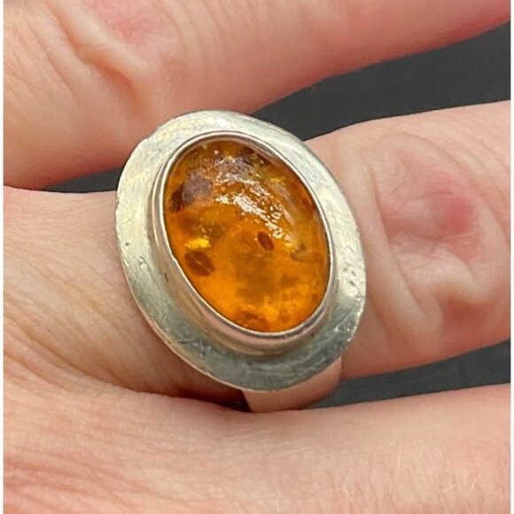 Vintage Sterling Silver & Amber Oval Statement Ring Size 8.5 Bezel Setting - Picture 1 of 4